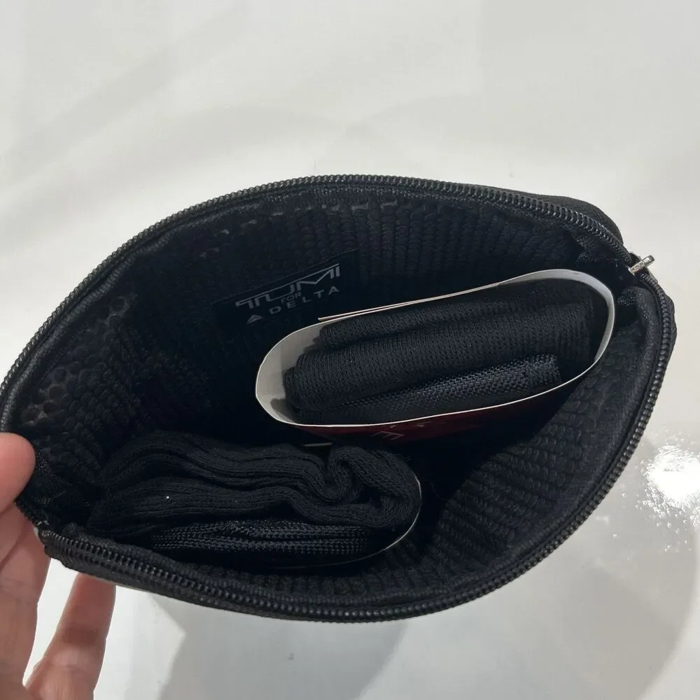 Tumi For Delta Small Gray Amenity Kit Travel Toiletry Bag Socks Eye Masks